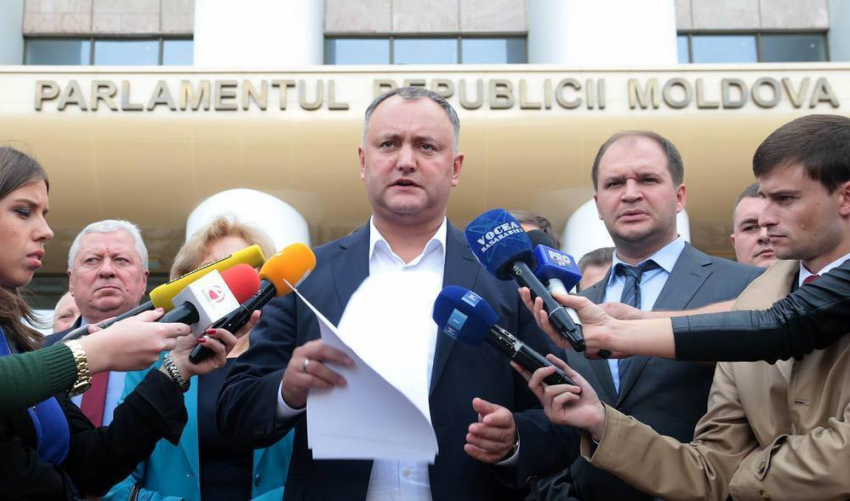 Додон: Давление протестующих на власть будет расти 