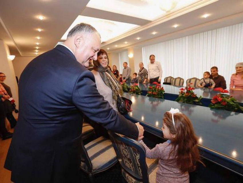 Еще десять детей будут спасены «из мира тишины» благодаря фонду Первой Леди 