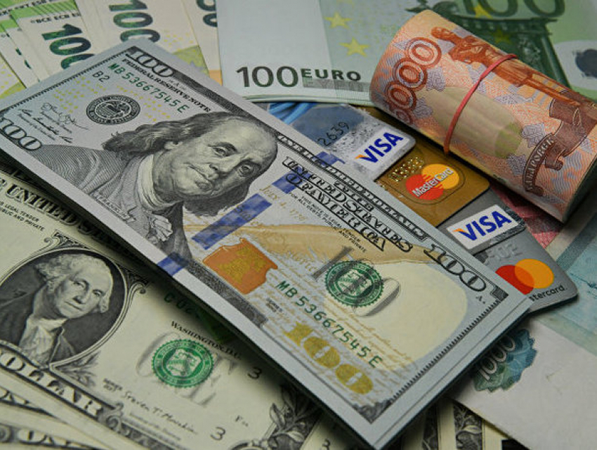 Евро пошел в отрыв: курсы валют на 2 февраля 