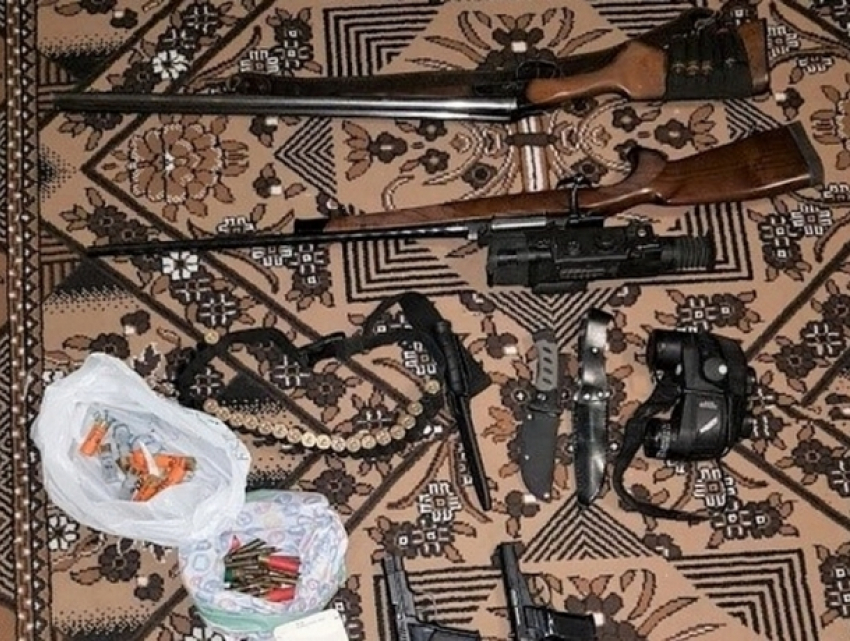 В Гагаузии задержали вымогателей, угрожавших оружием местному жителю