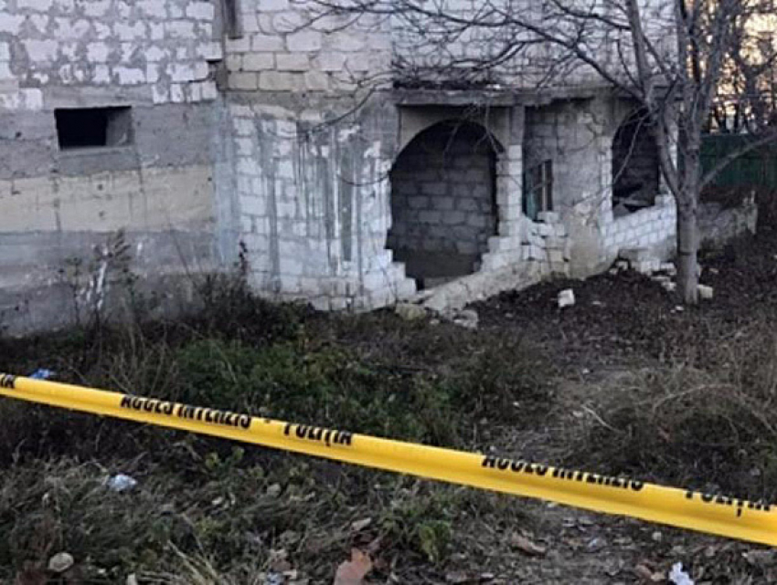 Несовершеннолетний юноша, брошенный матерью, покончил с собой в Штефан-Водском районе