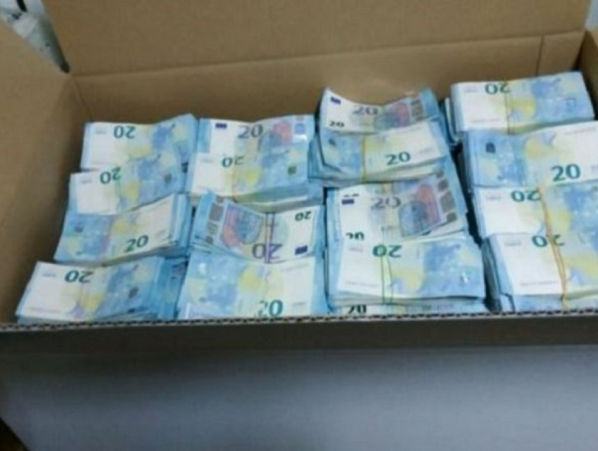 Водитель грузовика с полутора миллионами евро арестован сроком на 30 дней