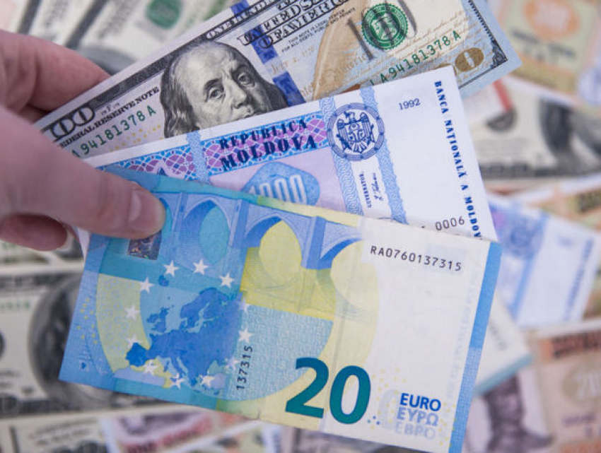 Доллар и евро дешевеют по отношению к молдавскому лею: курсы валют на четверг 