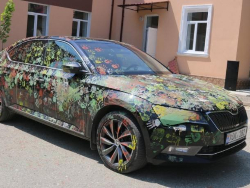 Маленькие дети подготовили сюрприз для Ирины Влах: ее автомобиль был необычно украшен