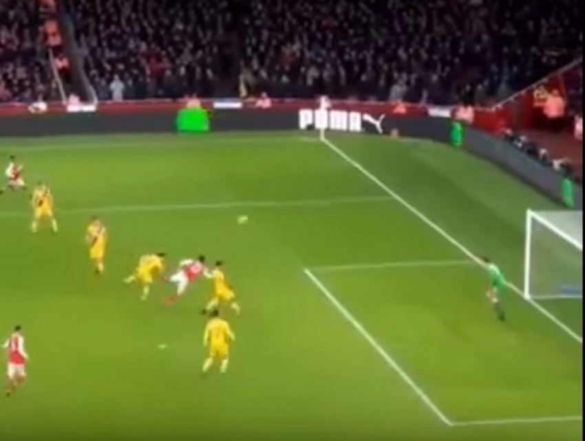 Шедевральный «удар скорпиона» объявили самым красивым голом 2017 года