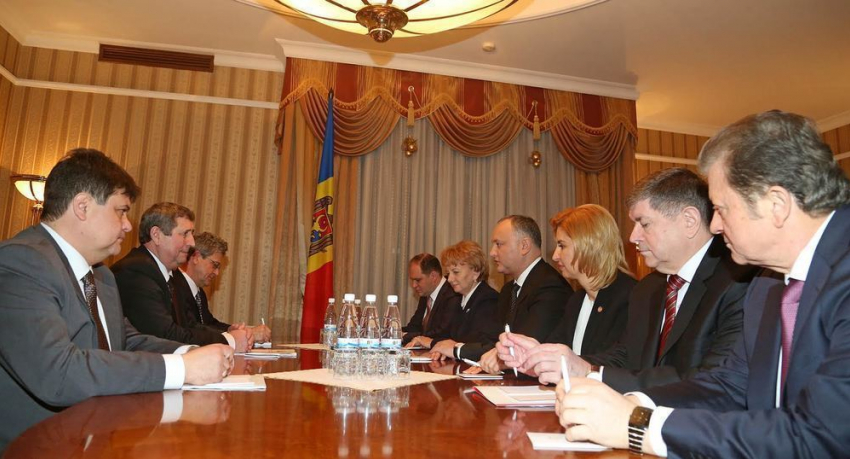 Александр Лукашенко пригласил Игоря Додона посетить Беларусь с официальным визитом