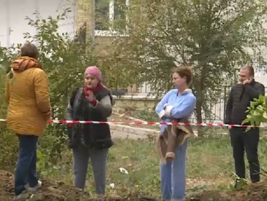 На Чеканах 600 человек оказались в заложниках собственного подвала