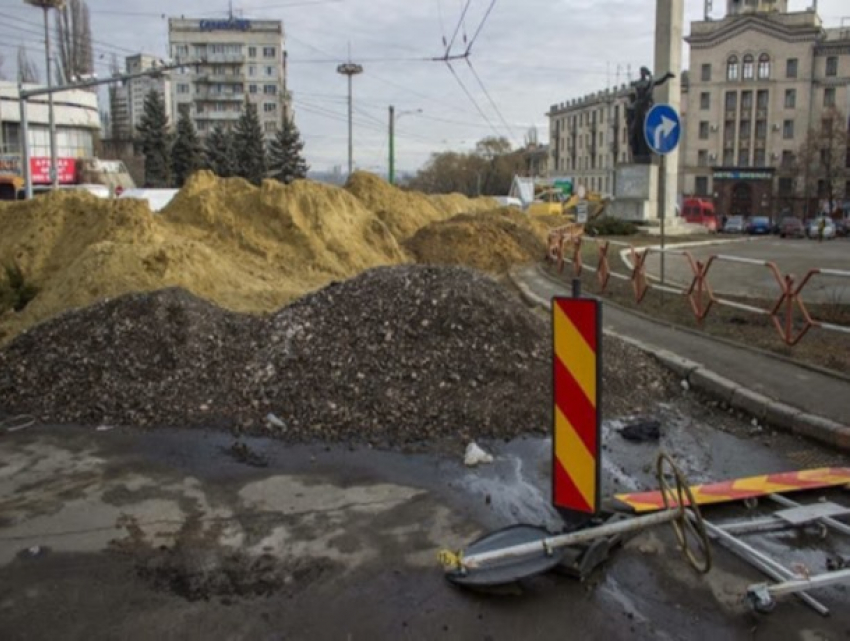 В Кишиневе продолжается ремонт дорог