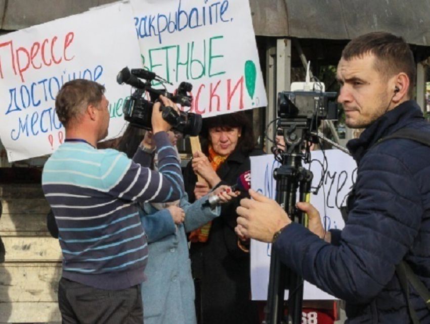 Массовая акция протеста против сноса газетных киосков прошла в центре Кишинева