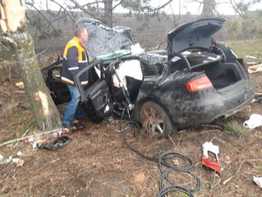 Жуткая авария в Дрокиевском районе - погиб молодой человек, ещё двое при смерти