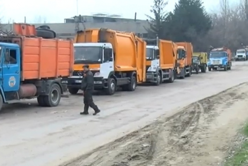 Жители Бубуечь воспротивились вывозу мусора на свалку и заблокировали дорогу