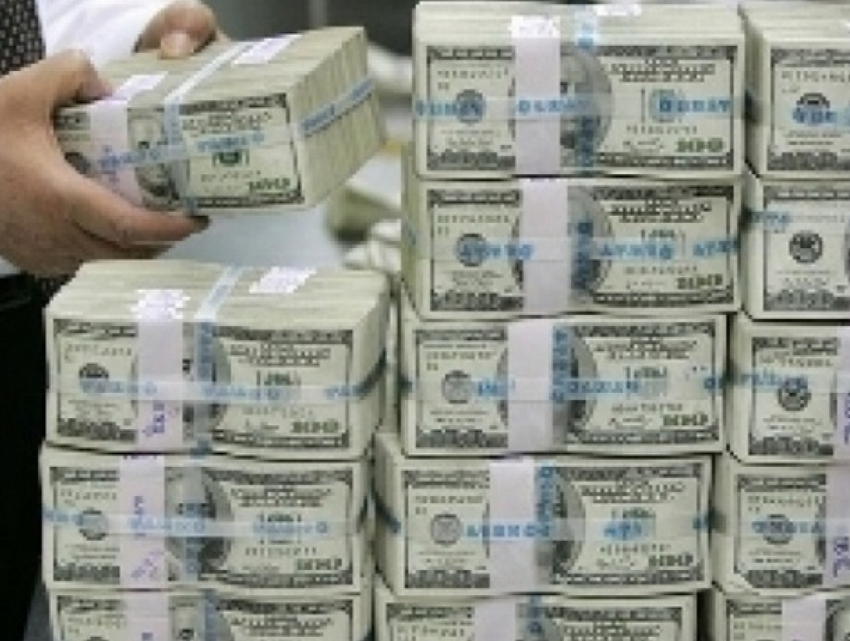 Под шумок правительство опустошило валютные резервы страны на 500 млн долларов