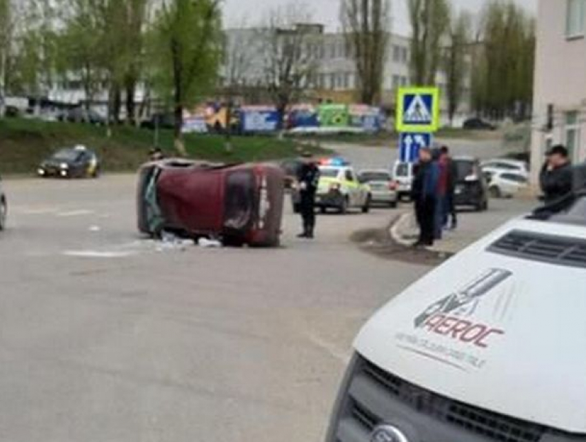 Серьезная авария в столице: два человека получили тяжелые травмы