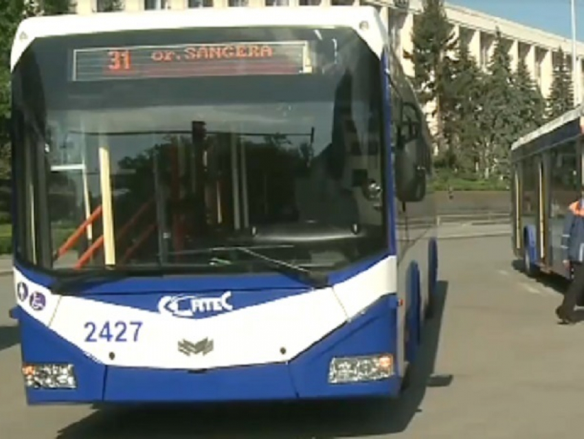 Первые троллейбусы вышли на линию Кишинев – Сынжера