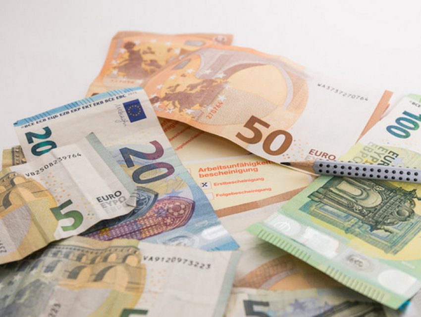 Евро подорожает, а доллар станет дешевле на выходные
