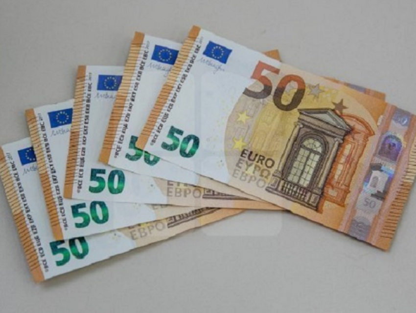 Столичный полицейский задержан за получение взятки в 4 тысячи евро