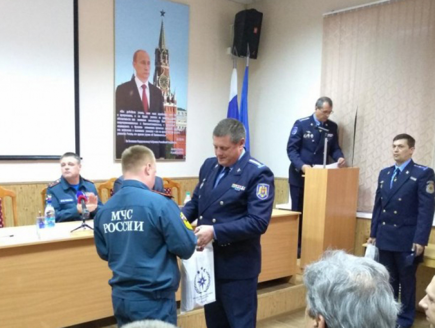 Молдова наградила российских спасателей