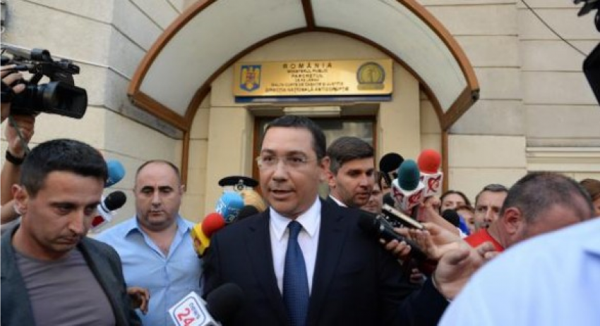 Виктор Понта обвиняется в подкупе избирателей в Молдове