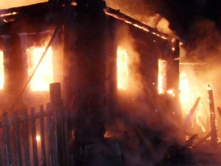 Возмутительные действия двух примаров привели к уничтожению дома в Хынчештском районе