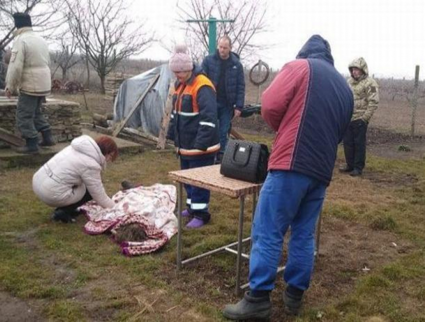 На юге Молдовы девушка провалилась в 30-метровый колодец и погибла