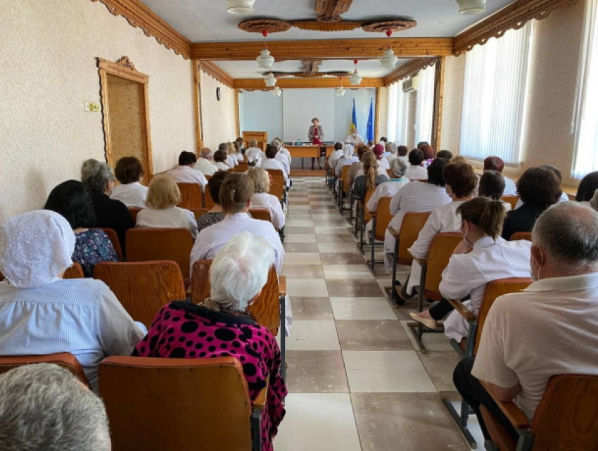 "Мы будем поддерживать тружеников села» - Гречаный на встрече в Дондюшанском районе