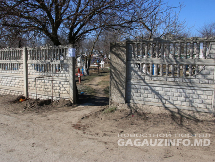 «Минеры» добрались до кладбищ – в селе Баурчи полиция и взрывники проверяют погост 