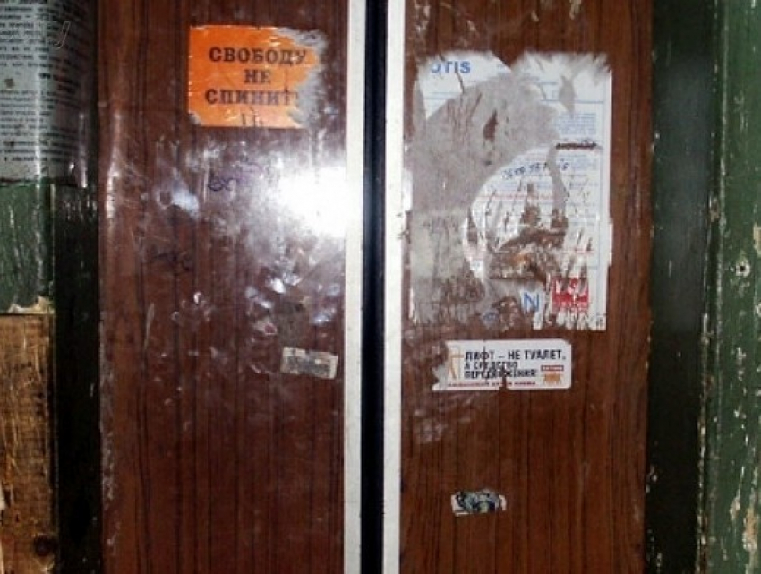 Лифты, срок службы которых превысил 43 года, решили заменить в Кишиневе