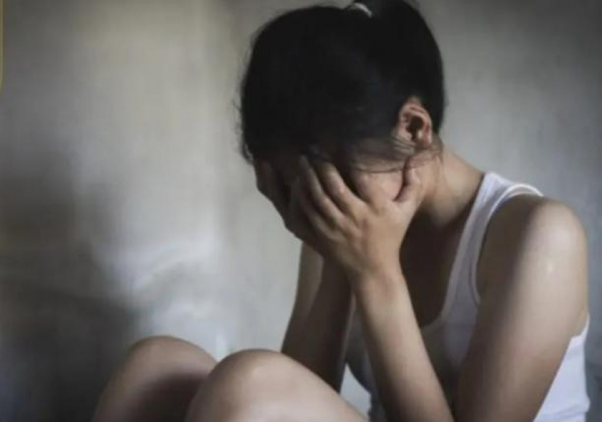 21-летний насильник получил 12 лет за изнасилование 13-летней школьницы на глазах у друзей