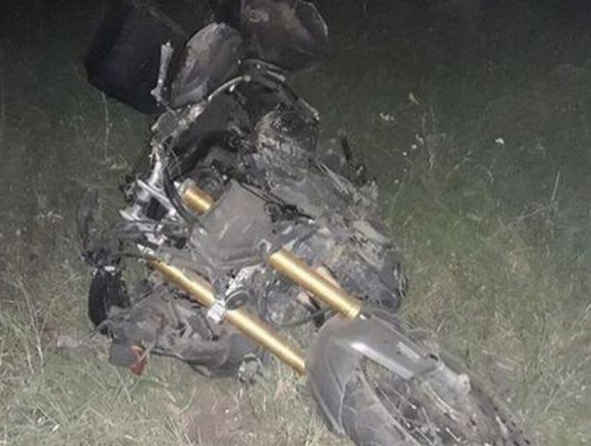 Выживший в аварии минувшей ночью мотоциклист обвиняет в произошедшем полицейских - они создали аварийную ситуацию