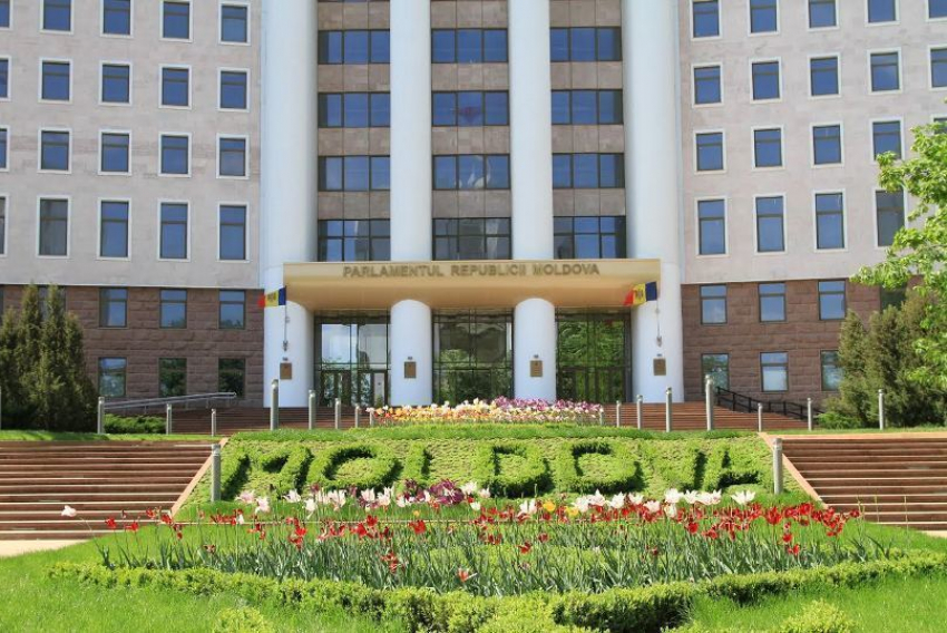 Парламентское большинство создано, кандидат в премьеры станет известен не позднее 13 января 