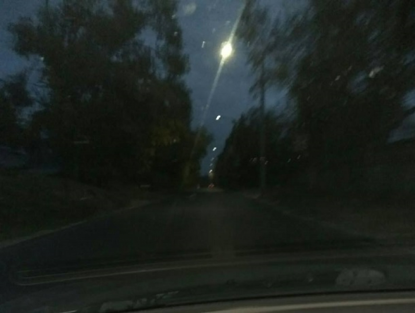 «Воскресшее из небытия» уличное освещение поразило жительницу Кишинева