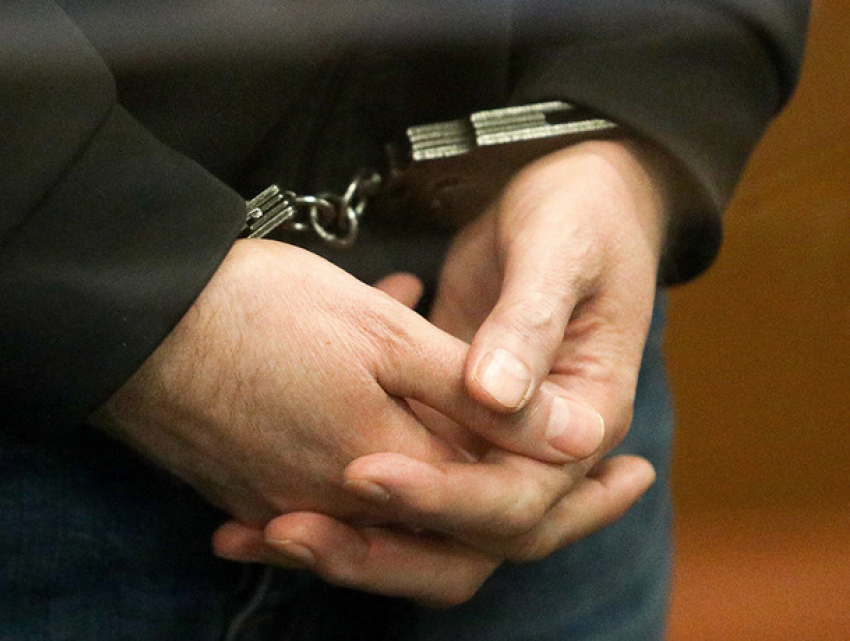 2,5 года получил 20-летний парень за изнасилование подростка и изготовление порнографии