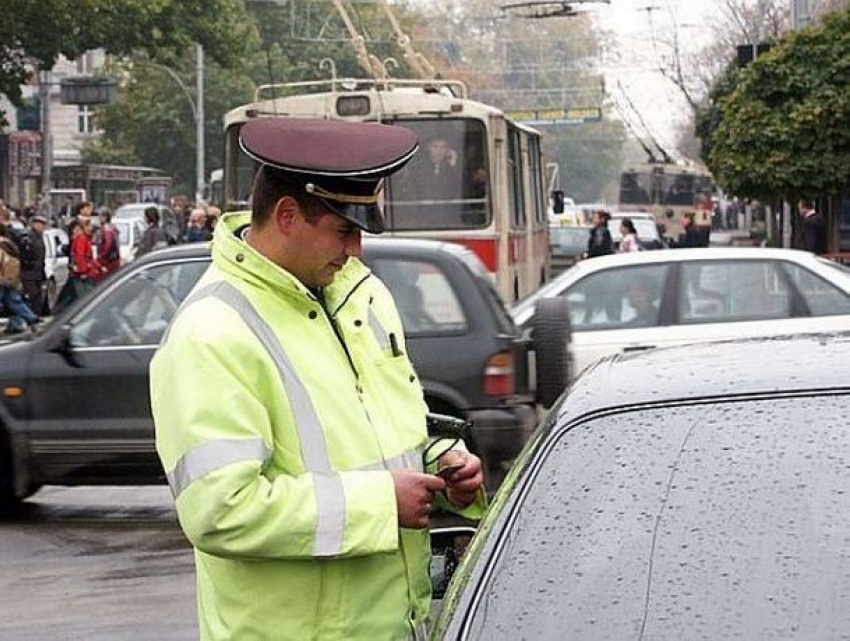Правительство Молдовы приняло решение продлить время уплаты штрафа для водителей