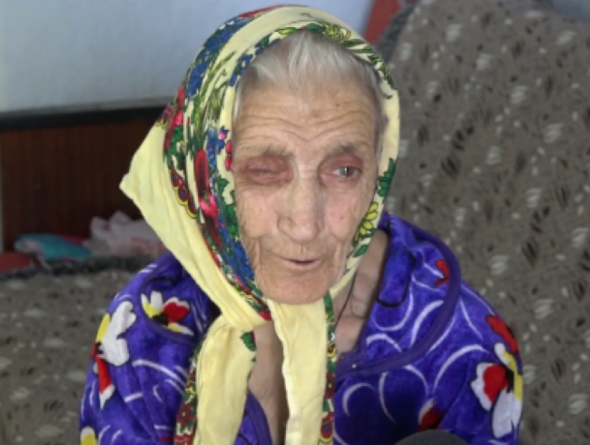 "Европейское будущее": 86-летняя пенсионерка из Бельц не покупает еду, чтобы собрать деньги на дрова