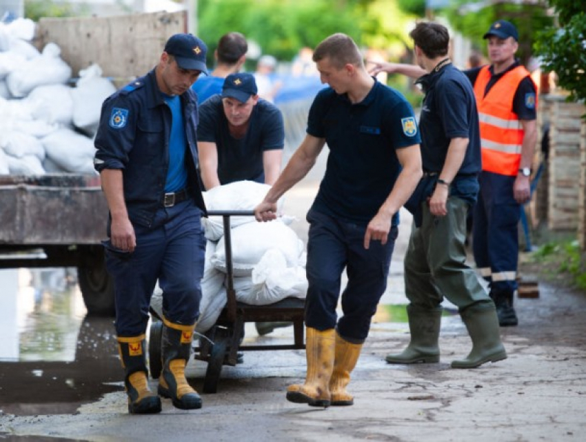 Днестр и Прут все перетрут - большая вода отступает