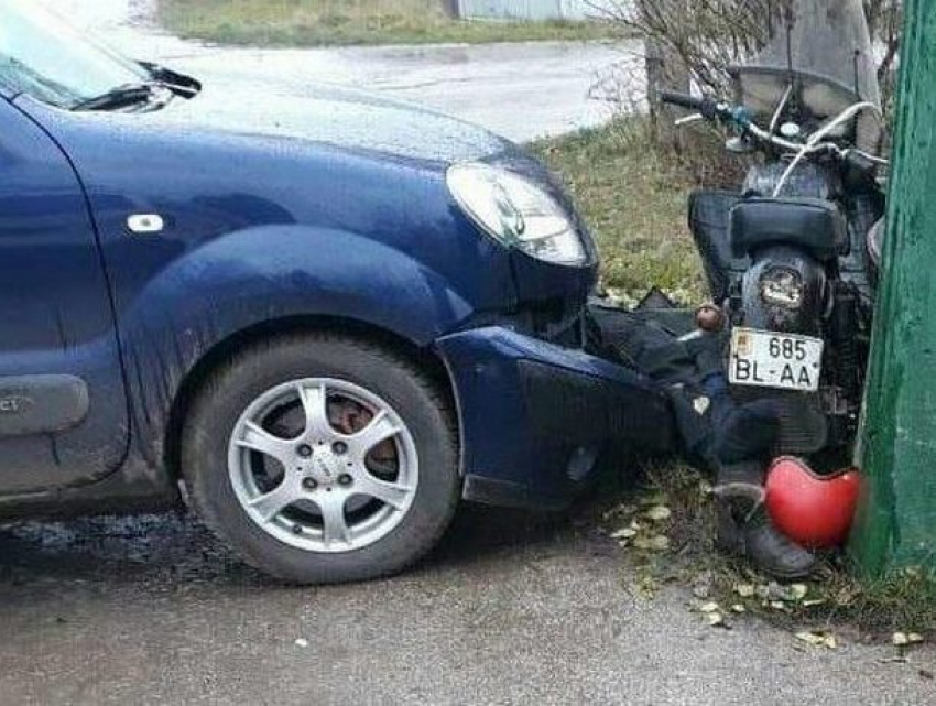 Водитель иномарки насмерть сбил автомобилиста в Бричанах