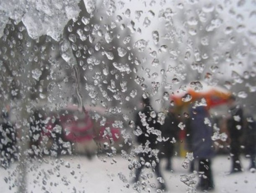 На Молдову идут дожди с мокрым снегом: объявлен желтый код метеоопасности 