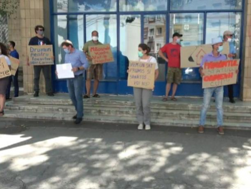 Жители села Бульбоака вышли на протест против строительства очередного карьера в Новоаненском районе