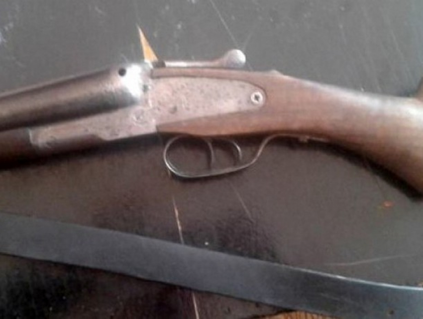 Загадочное огнестрельное оружие обнаружили в доме жителя Фалештского района