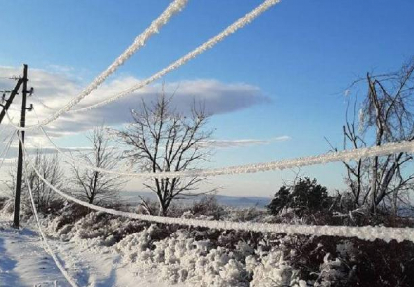 В Молдове около 10 тысяч потребителей остались без света из-за непогоды