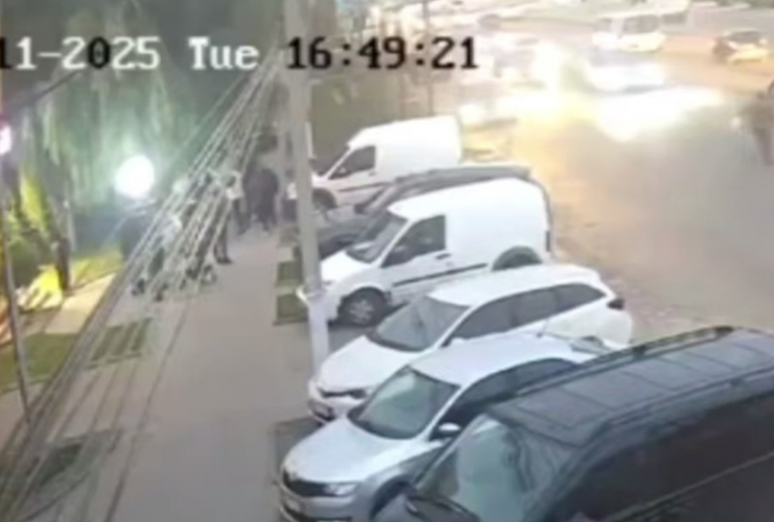 В Комрате автоледи перепутала педали газа и тормоза и въехала в 3-летнего ребенка