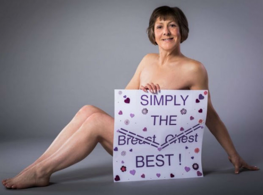 Женщина, которая добилась ампутации груди, сделала обнаженную фотосессию