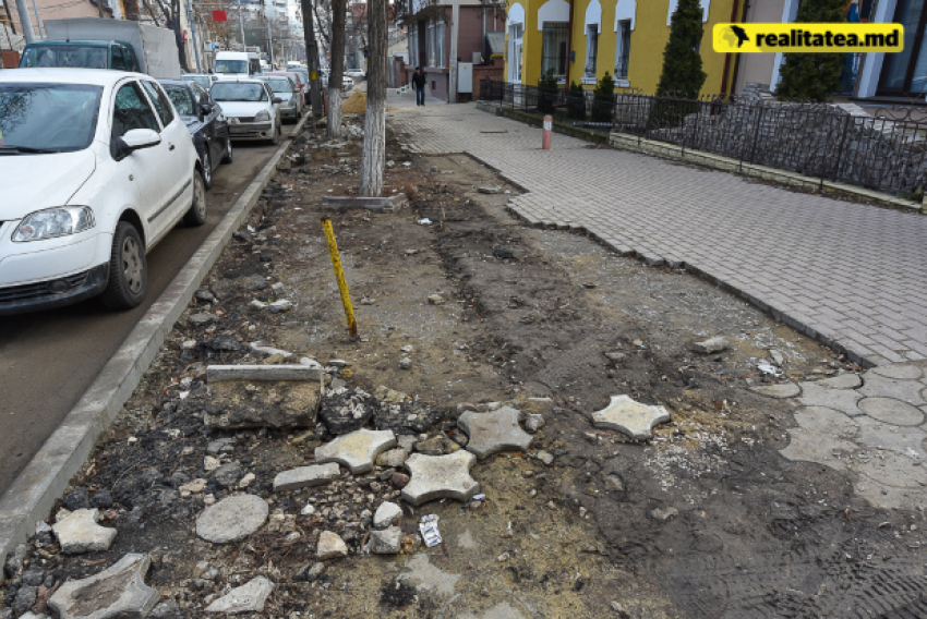 Примэрия оправдывается за некачественный ремонт улицы Василе Александри