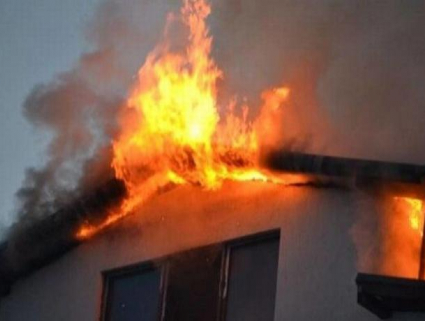 На Буюканах сгорела мансарда жилого дома
