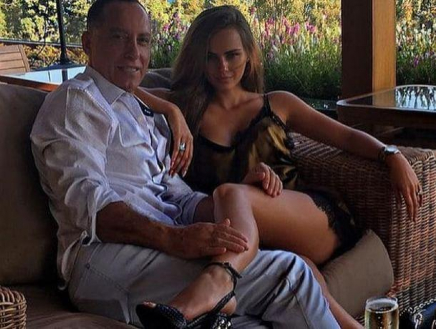 Ксения Дели и её муж-миллионер стильно отпраздновали первый день рождения дочери Анастасии