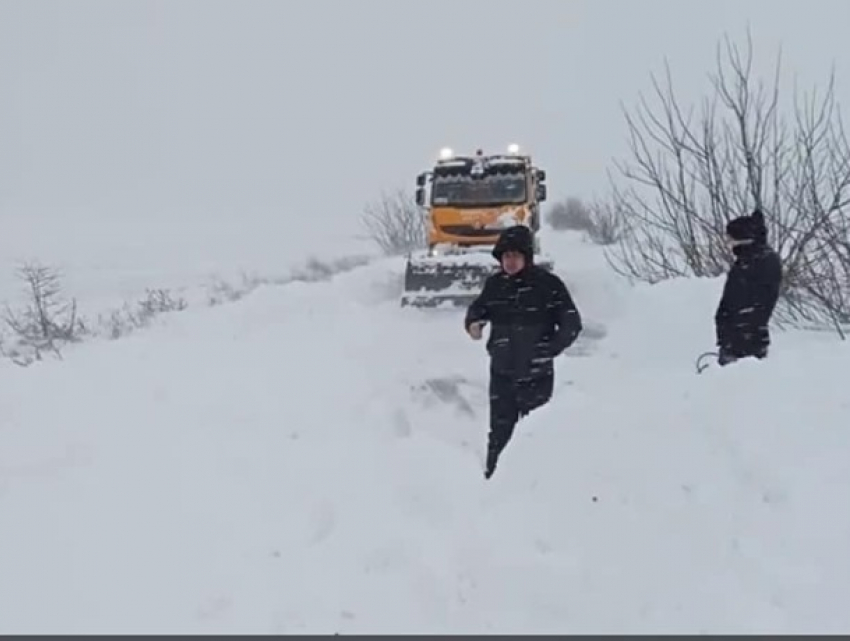 Снега - тьма: где по Молдове ездить сейчас нельзя