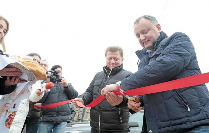 Социалисты помогли жителям села Раскаецы отремонтировать дорогу 