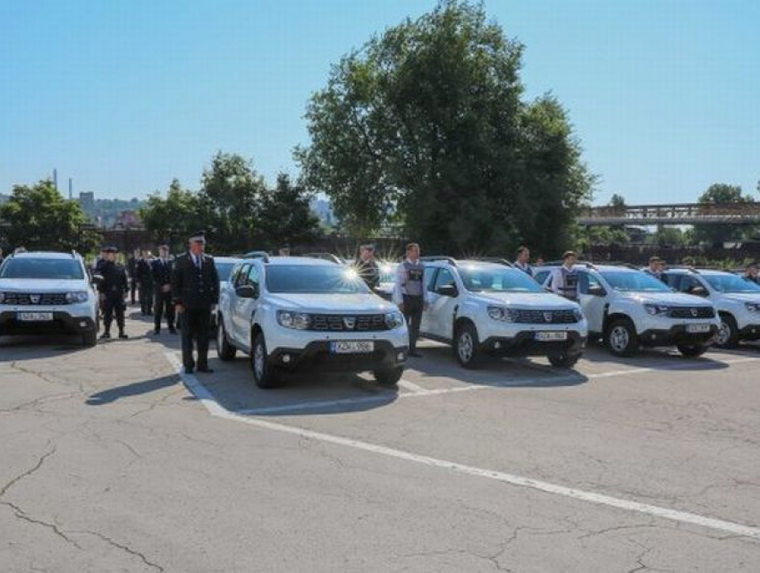 Полиция получила 30 новых автомобилей, оснащенных оборудованием анти-Covid