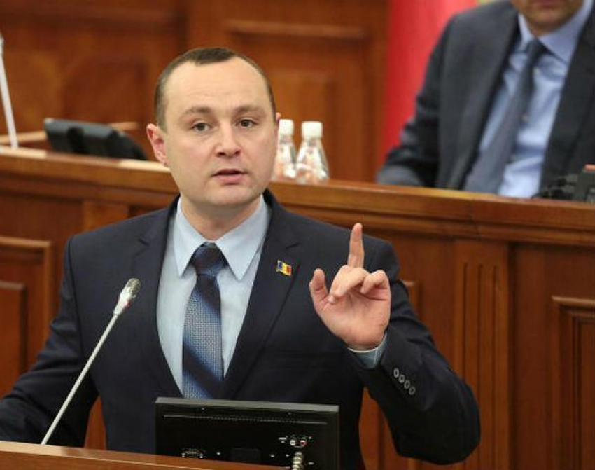 Батрынча: Если Санду чувствует себя комфортнее за границей, то молдавский народ хочет лучшей жизни у себя дома 