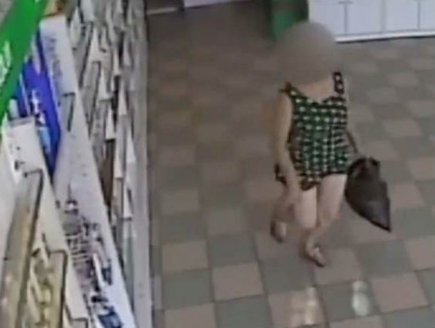 Молодая жительница Бельц совершила непристойный поступок в аптеке под видеокамерами 